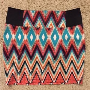 NEW Geometric Print M Mini Pencil Skirt✨